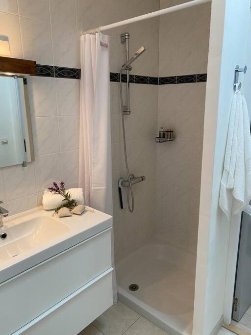 Neuve Romantique Montbrun-des-Corbieres Ngoại thất bức ảnh